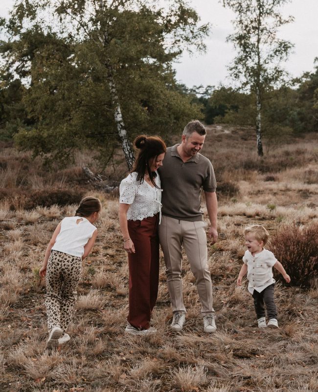 Ontspannen en ongedwongen gezinsshoot