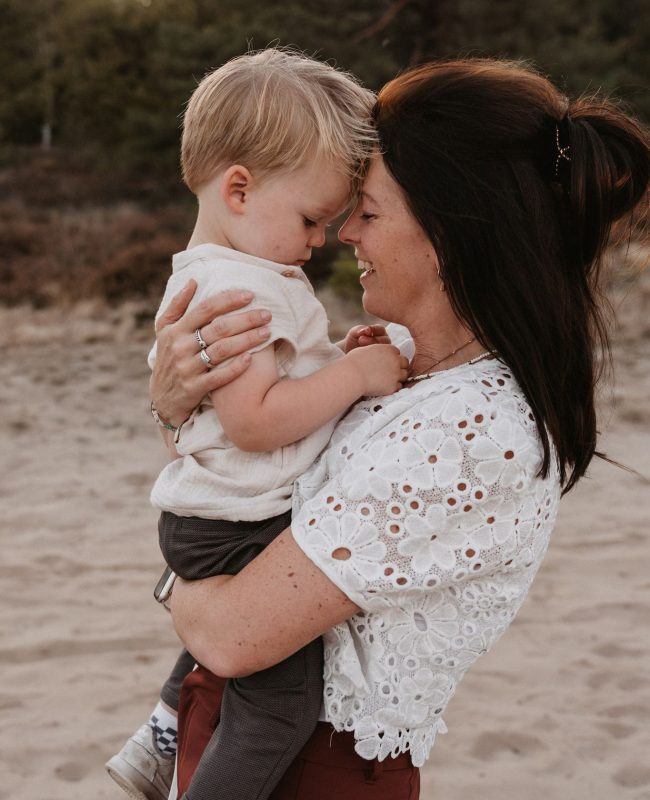 Ontspannen en ongedwongen gezinsshoot