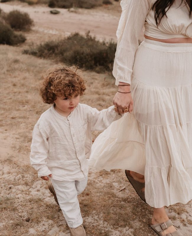 Gezinsshoot buiten in de omgeving van reusel