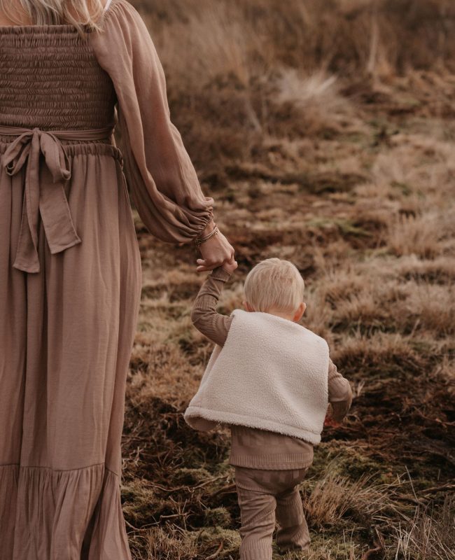 Zwangerschapsshoot tijdens golden hour