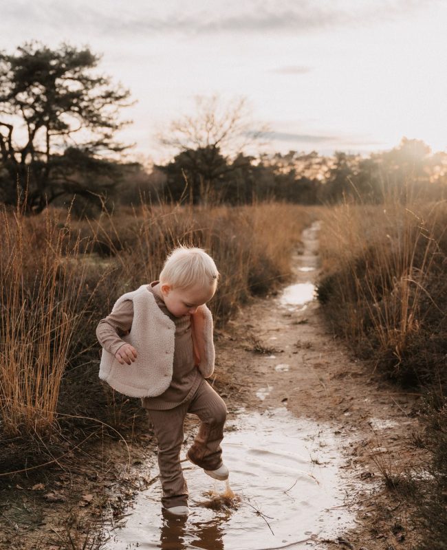 Zwangerschapsshoot tijdens golden hour