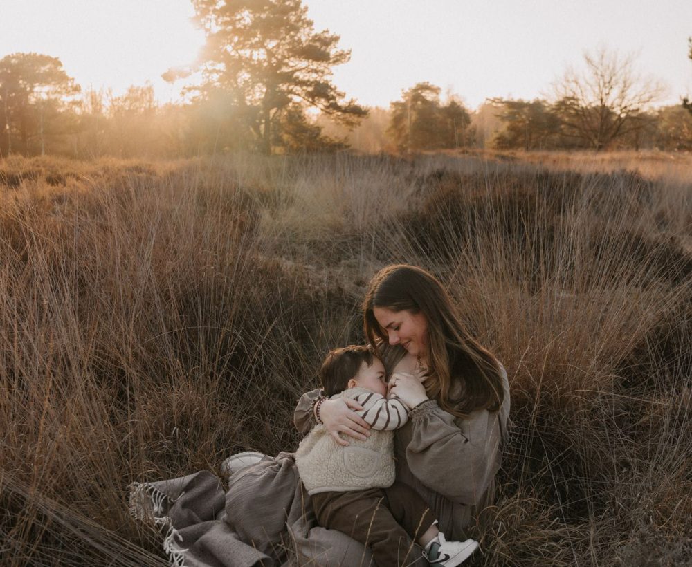 Gezinsshoot tijdens golden hour