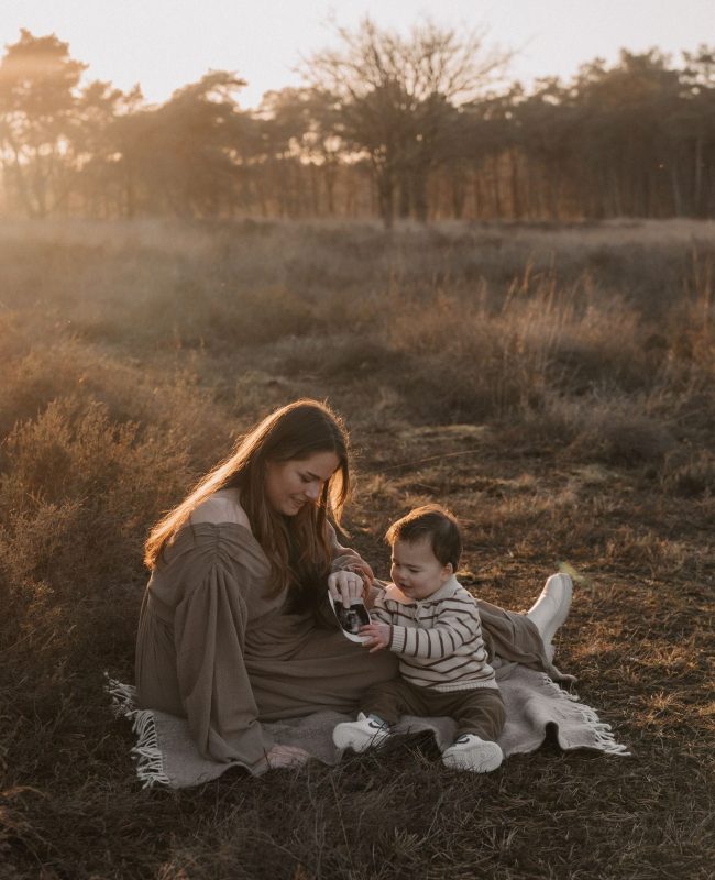Gezinsshoot tijdens golden hour
