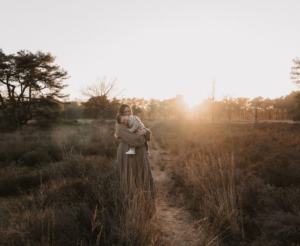 Gezinsshoot tijdens golden hour