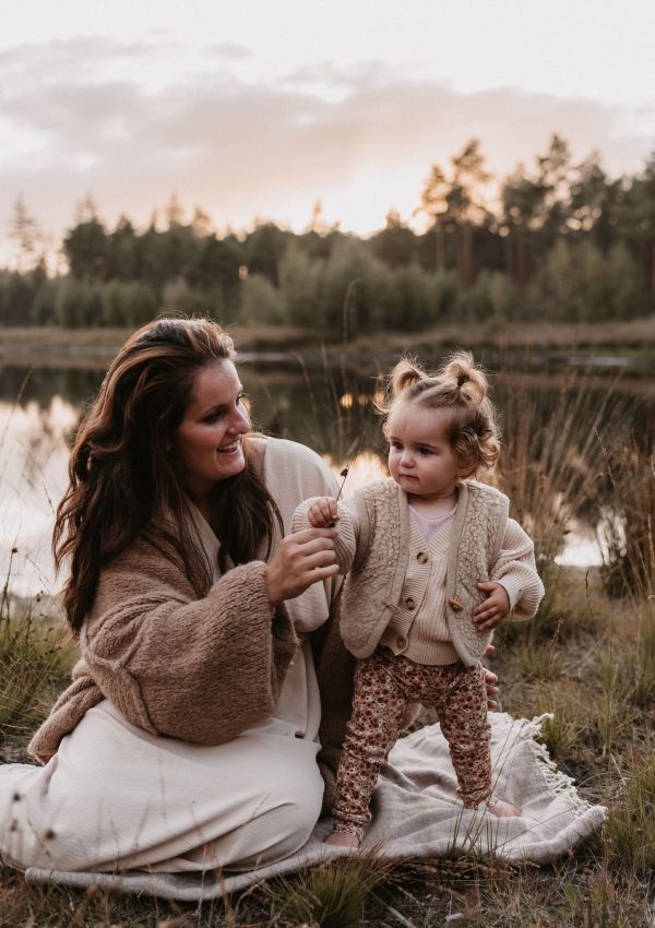 gezinsshoot aan het water nabij reusel