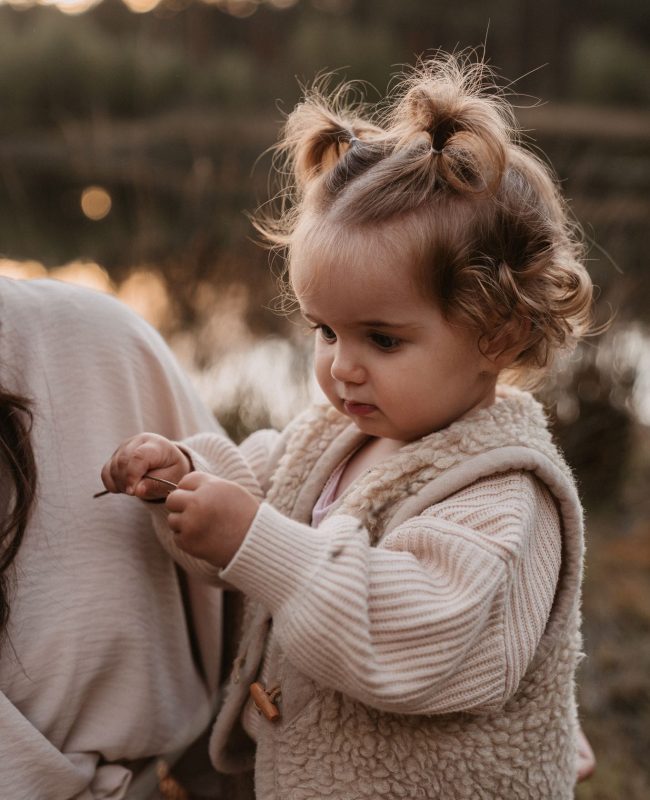 gezinsshoot aan het water nabij reusel