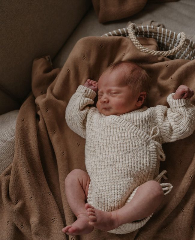 Ontspannen newbornshoot in Reusel