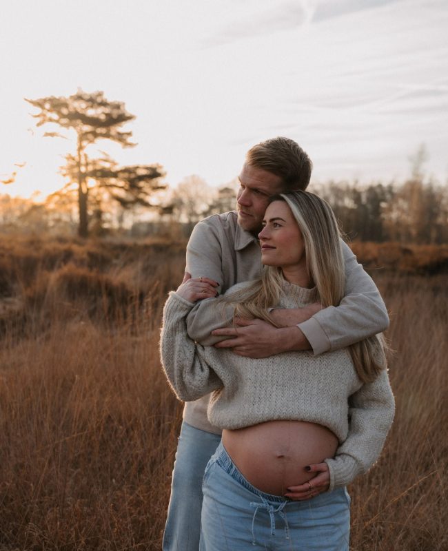 Zwangerschapsshoot in de natuur